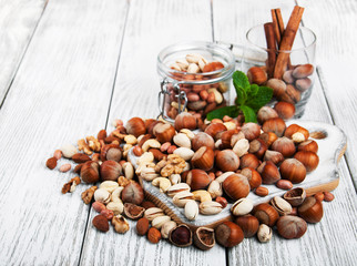 different types of nuts