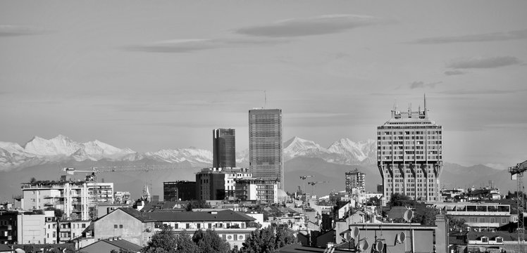 Skyline Milano in bianco e nero Torre Velasca