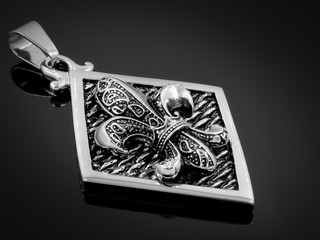 Scout Lily Necklace - Stainless Steel