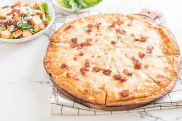 bacon and cheese pizza