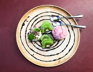 Ice cream and Kiwi fruit