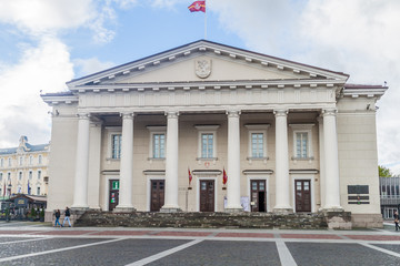 Fototapeta na wymiar VILNIUS, LITHUANIA - AUGUST 16, 2016: Town hall in Vilnius, Lithuania.