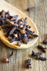 Organic cloves