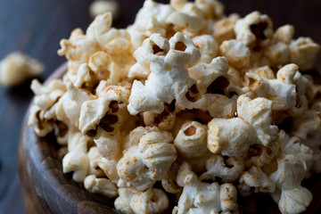 Sweet Honey Popcorn in a wooden bowl.