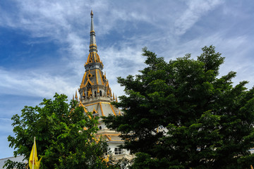 Naklejka premium SKY AND CLOUDS ON WAT SOTHORN WARARAM WORRAWIHARN TEMPLE