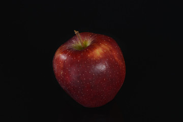Fototapeta na wymiar Red apple; still life.
