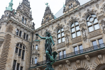 Fototapeta na wymiar Hôtel de ville de Hambourg, Allemagne