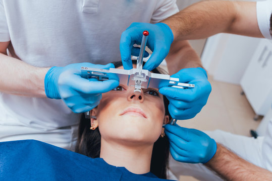 Installation of the face-bow. Functional diagnostics.