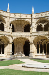 Fototapeta na wymiar Monastère des Hiéronymites - Lisbonne - Mosteiro dos Jerónimos