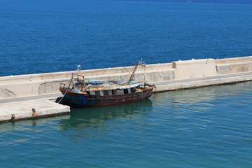 Bateau rouill&eacute; 
