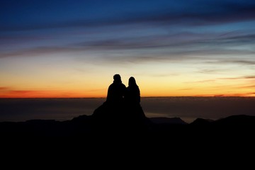 Fototapeta premium Pärchen im Sonnenuntergang