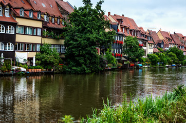 Obraz premium Bamberg , alte Fischerhäuser am Ufer der Regnitz