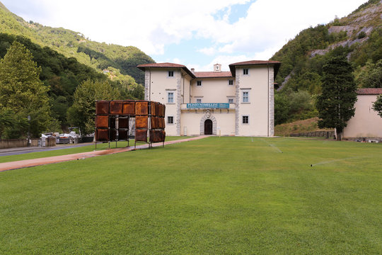 Italien, Toskana, Versilia, Seravezza, Berge, Stadt, Urlaub, Wandern, Kunst, Bergwelt, Architektur