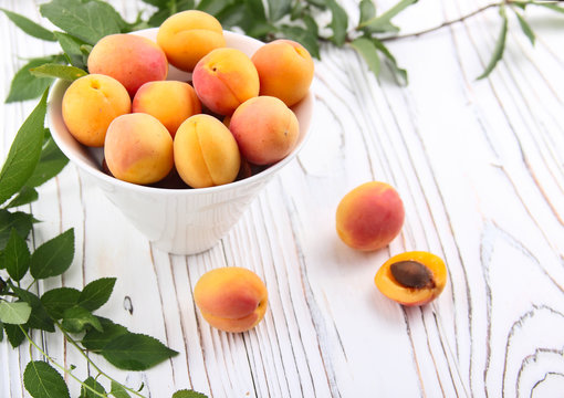 Fresh apricots in a plate