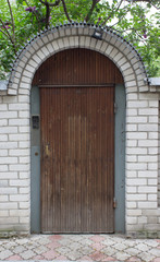 Fototapeta na wymiar Wooden arch gate