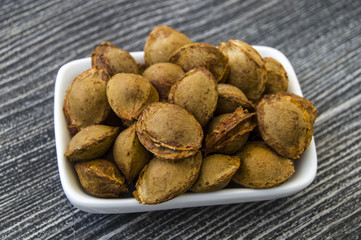 Apricot kernels, raw material of the pharmaceutical industry pictures of bitter apricot kernel,

