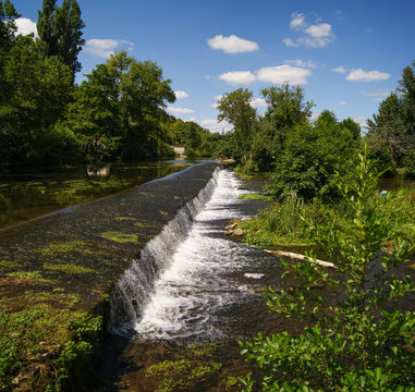 petit chute d'eau sur la Charente