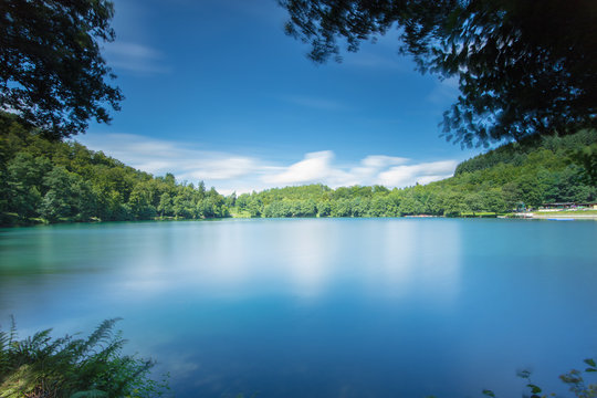 Gem&uuml;ndener Maar bei Gem&uuml;nden in der Eifel