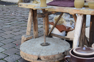 Wooden drive for making pots of clay