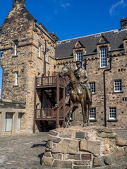 Obraz premium Features and architecture of the grand Edinburgh Castle.
