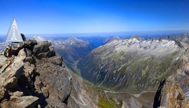 Die Dreiherrenspitze mit dem Krimmler Achental