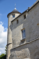 Fototapeta na wymiar Tourelle médiévale à Senlis, France