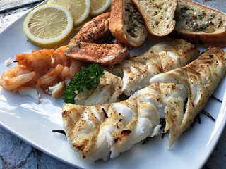 Organisch, Lifestyle, Kabeljau, Lachs, Filets, Grill, Bbq, Tischplatte, Garnelen, Brot, urbano