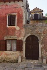 Fototapeta na wymiar Mediteranes Haus in Pula