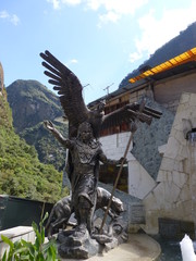 マチュピチュ村の像