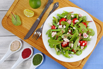 vegetarian salad of greens and cottage cheese