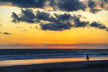 Sonnenuntergang am Strand von Cadiz an der Costa de la luz