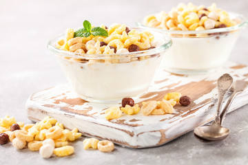 Healthy cold cereal with berry