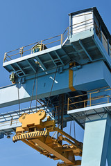Large container crane