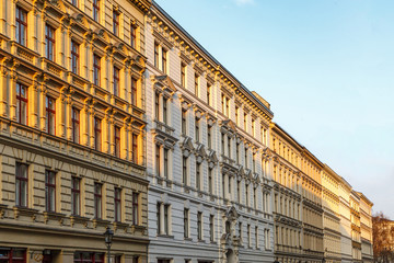 Obraz premium Traditional Berlin street at dawn
