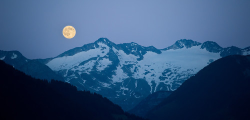 Berge , Mond