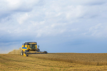 Naklejka premium combine 