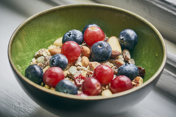  A bowl of healthy muesli and fresh fruit