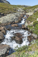 Fototapeta na wymiar waterfall on the bitihorn track