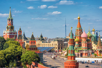Red Square in Moscow, Russia. Kremlin and St Basil's cathedral in summer. - obrazy, fototapety, plakaty
