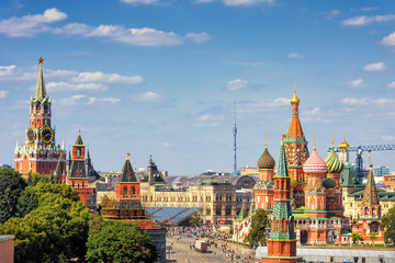 Red Square in Moscow, Russia. Kremlin and Saint Basil's cathedral in summer. - obrazy, fototapety, plakaty