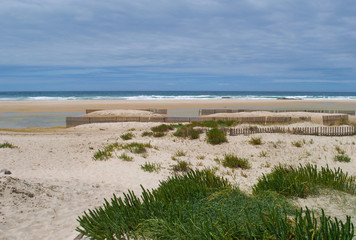 Europa: vista della Playa de los Lances, la più grande spiaggia di Tarifa, città sulla costa più...
