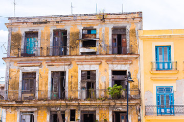 Fototapeta na wymiar View of the apartment house, Havana, Cuba. Copy space.