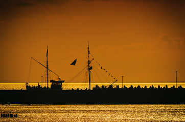 TOURIST SHIP ON VACATION - Sunset by the sea © Wojciech Wrzesień