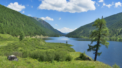 Fototapeta na wymiar Ulagan lakes. Altai mountains, Siberia. Russia