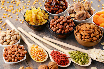 Composition with dried fruits and assorted nuts