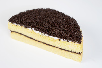 cheese cake whole topped with chocolate sprinkles rice