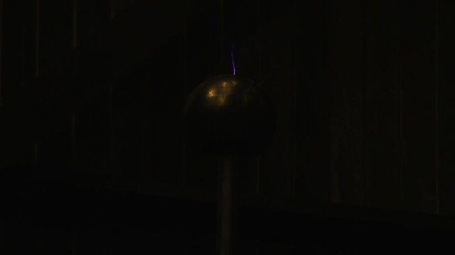 Close up, electricity from Tesla ball