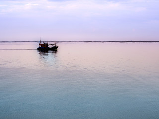 Naklejka premium Fish fishing boat