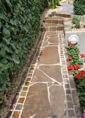 Gartenweg, Natursteinplatten, Porphyr