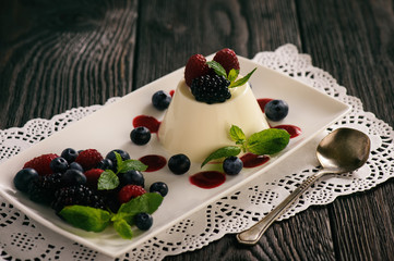 Italian dessert - panna cotta with berries.